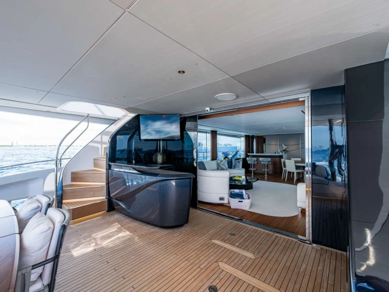 Rent a Princess, UK R&R Bahamas