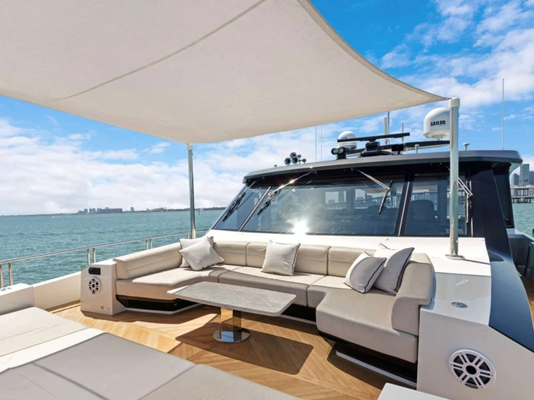 Luxury Yacht rental with or without captain Ocean alexander Miami