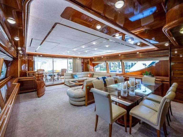 Luxury Yacht rental in New York (City) - Ferretti Dream Chaser
