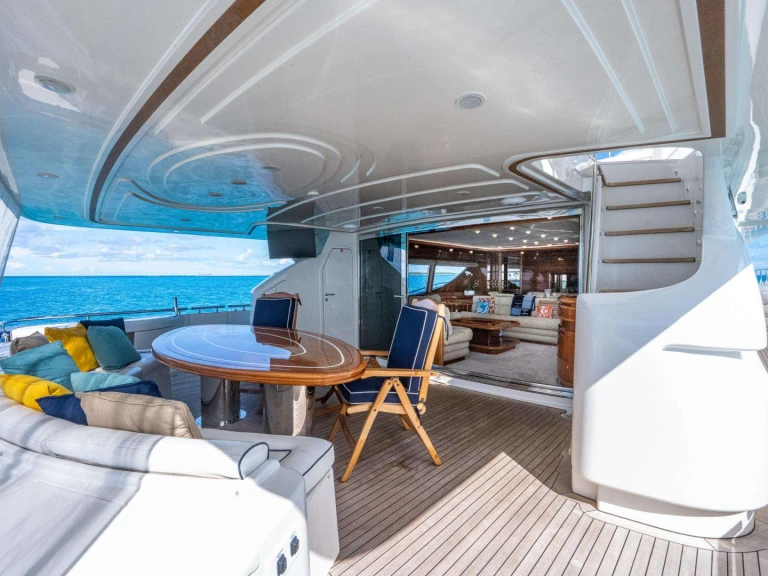 Boat rental Ferretti Dream Chaser in New York (City) on Samboat