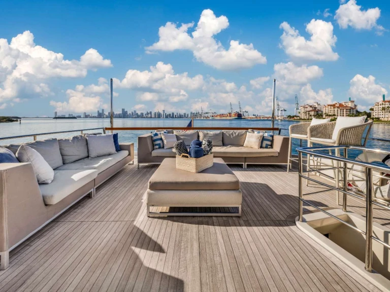 Rent a San Lorenzo Astonish Miami Beach