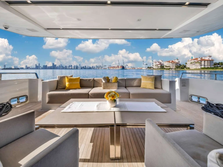 Yacht charter Miami Beach cheap Astonish