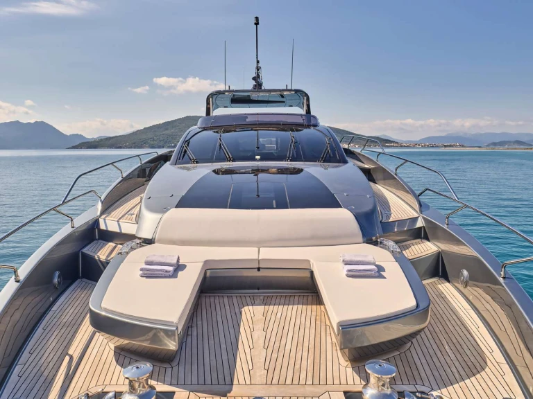 Luxury Yacht rental in Athens - Riva MENANGIO X