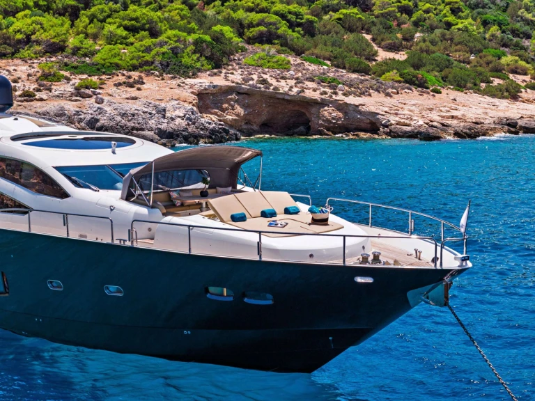 Luxury Yacht rental in Athens - Sunseeker BLADE 6