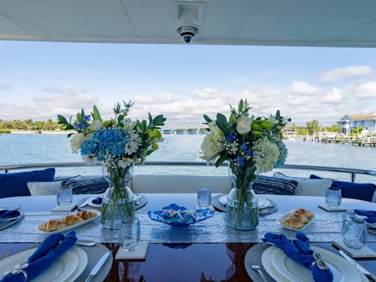 Bareboat Rental Luxury Yacht Horizon with a boat licence