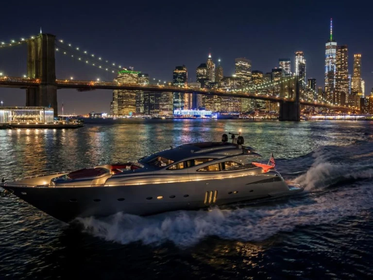 Luxury Yacht rental in New York (City) - Pershing Pershing "Regal"