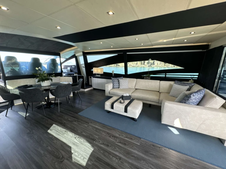 Rent a Pershing THYKE III Poltu Quatu