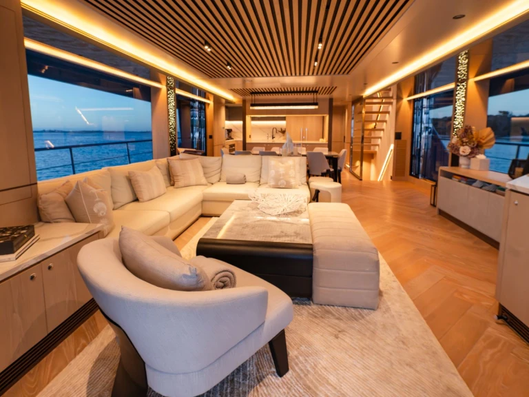 Luxury Yacht rental in Australia - Horizon AURA