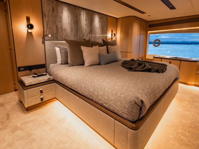 Luxury Yacht rental with or without captain Horizon Australia