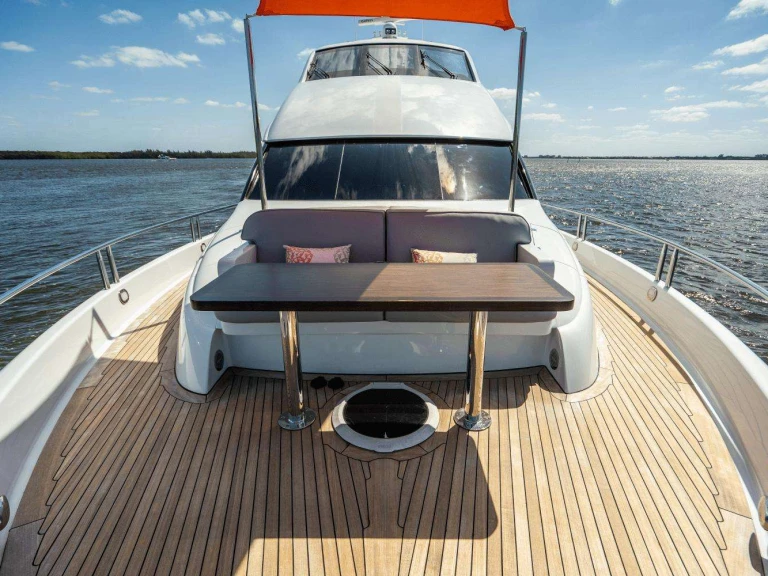 Bareboat Rental Luxury Yacht Lazzara with a boat licence