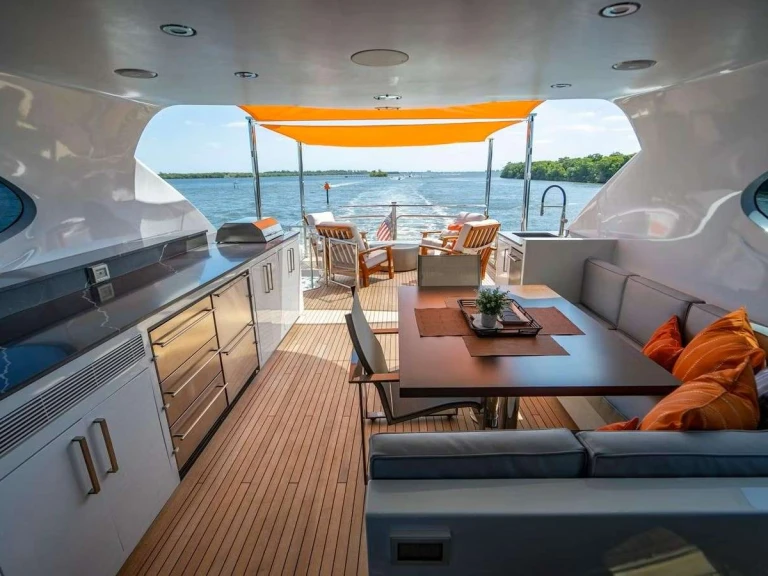 Luxury Yacht for rent Key West at the best price