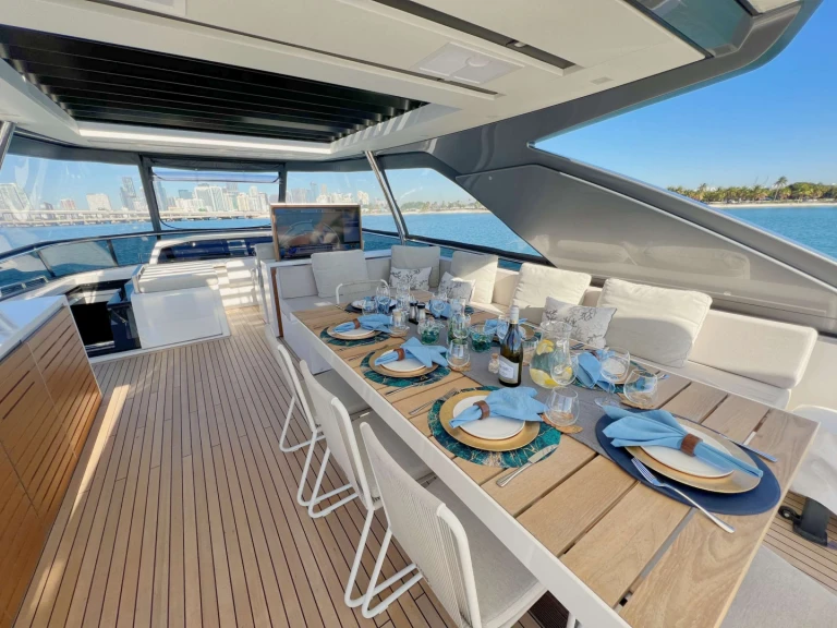 Bareboat Rental Luxury Yacht San Lorenzo with a boat licence