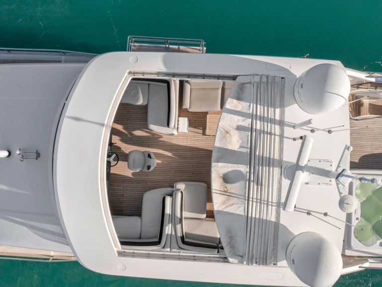 Luxury Yacht for rent Miami Beach at the best price