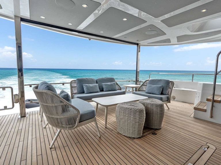 Bareboat Rental Luxury Yacht Sunseeker with a boat licence