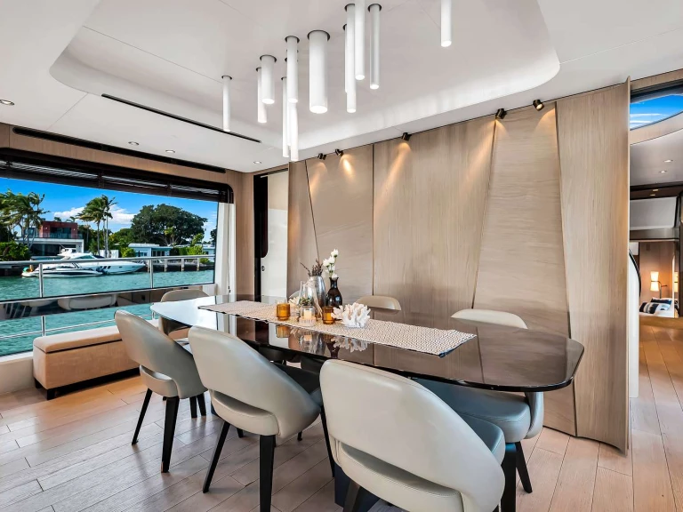Luxury Yacht for rent Coconut Grove at the best price