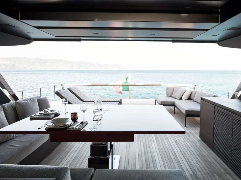 Bareboat Rental Luxury Yacht San Lorenzo with a boat licence