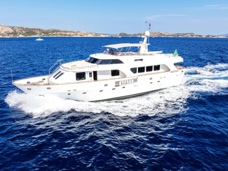 Luxury Yacht for rent Olbia at the best price
