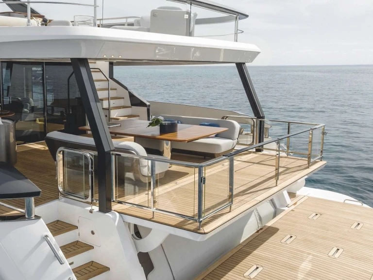 Boat rental Azimut First Horizon in Podstrana on Samboat