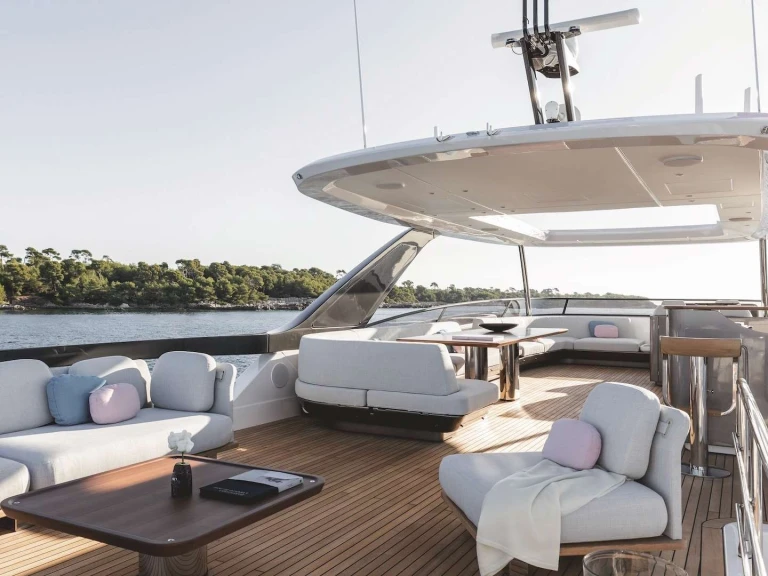 Luxury Yacht rental with or without captain Azimut Podstrana