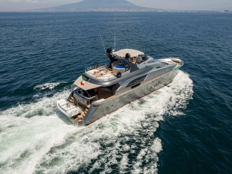 Boat rental  LADY B in Castellammare di Stabia on Samboat