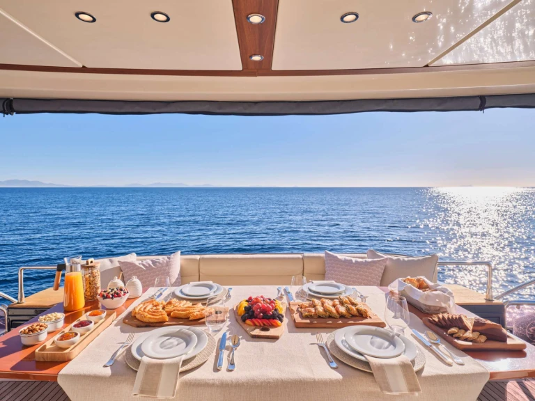 Bareboat Rental Luxury Yacht Riva with a boat licence