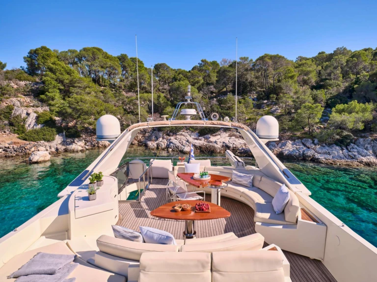 Luxury Yacht for rent Athens at the best price