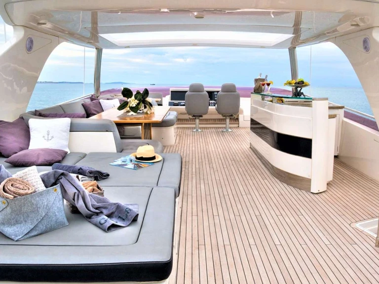 Princess, UK 4LIFE charter bareboat or captained in  Athens
