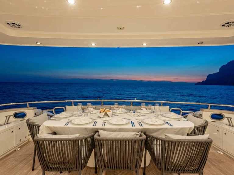 Luxury Yacht rental with or without captain Maiora Castellammare di Stabia