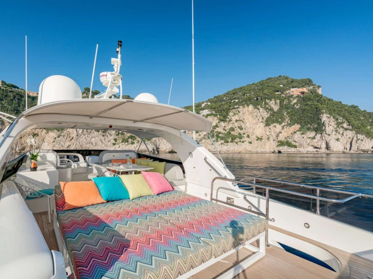Luxury Yacht for rent Castellammare di Stabia at the best price