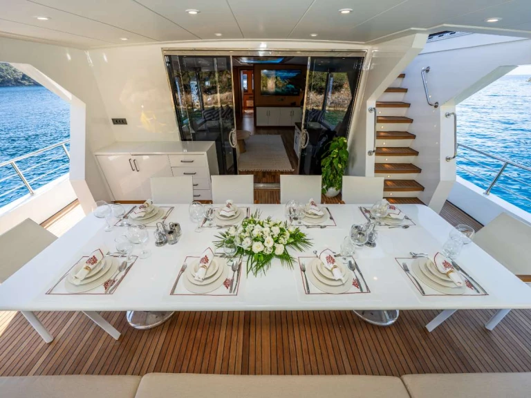 Bareboat Rental Luxury Yacht  with a boat licence