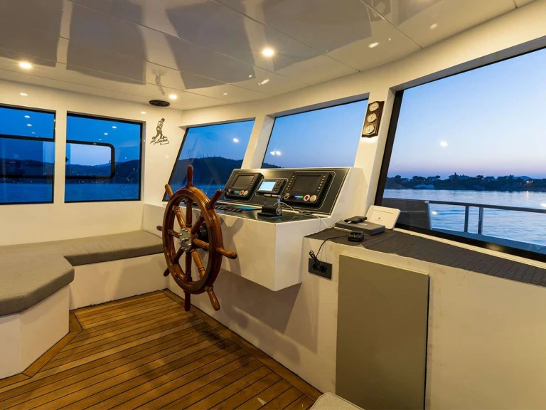 Luxury Yacht rental in Turkey - Custom Albatros Explorer