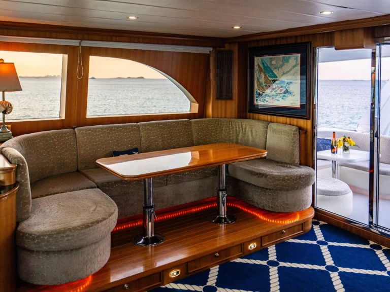 Luxury Yacht rental with or without captain Horizon New England