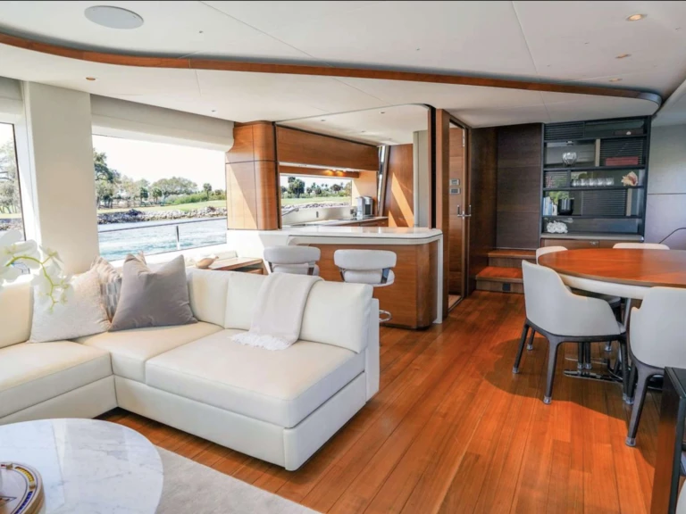 Princess, UK RECORD YEAR in Nassau on SamBoat