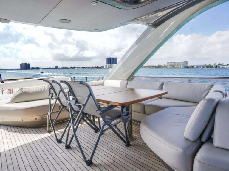 Yacht charter Nassau cheap RECORD YEAR