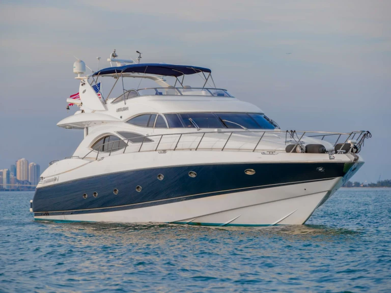 Luxury Yacht for rent Miami Beach at the best price