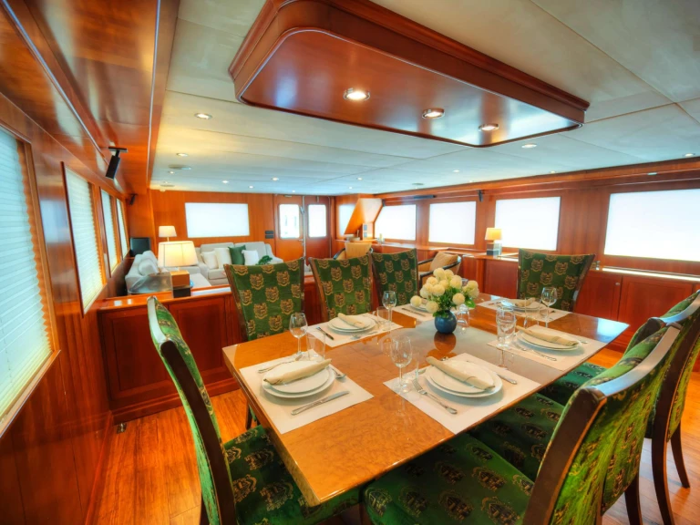 Luxury Yacht rental with or without captain Custom Valletta