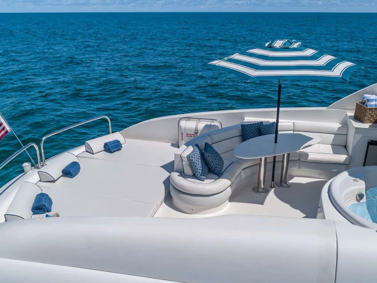 Boat rental Lazzara Finally-Aphrodite in Miami on Samboat