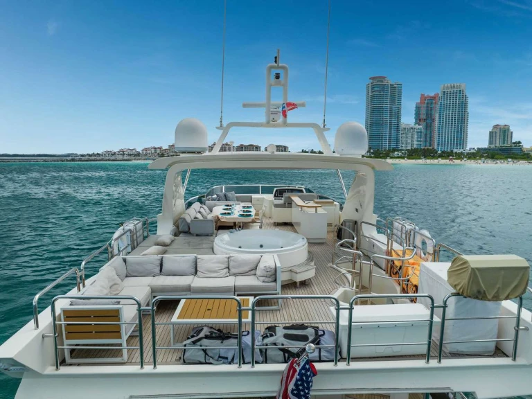 Luxury Yacht rental in Bahamas - Azimut Sky