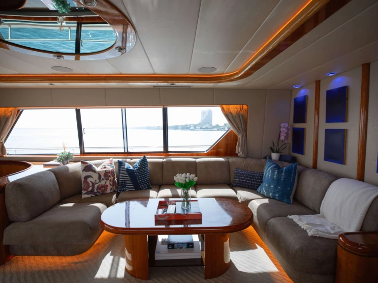 Luxury Yacht rental with or without captain Horizon State of Florida