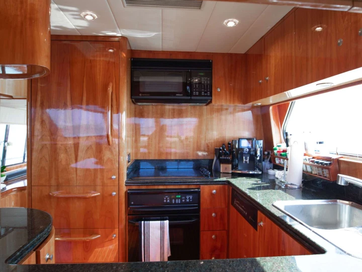 Luxury Yacht for rent State of Florida at the best price