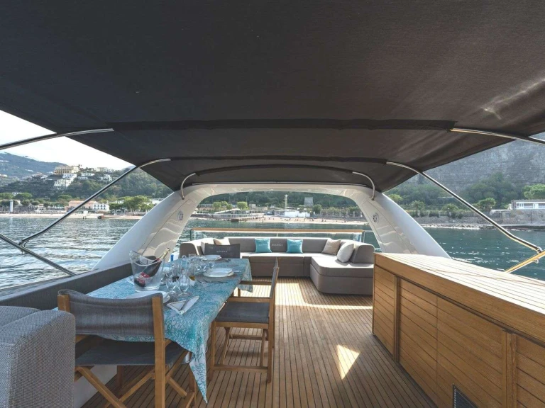 Bareboat Rental Luxury Yacht Alalunga with a boat licence