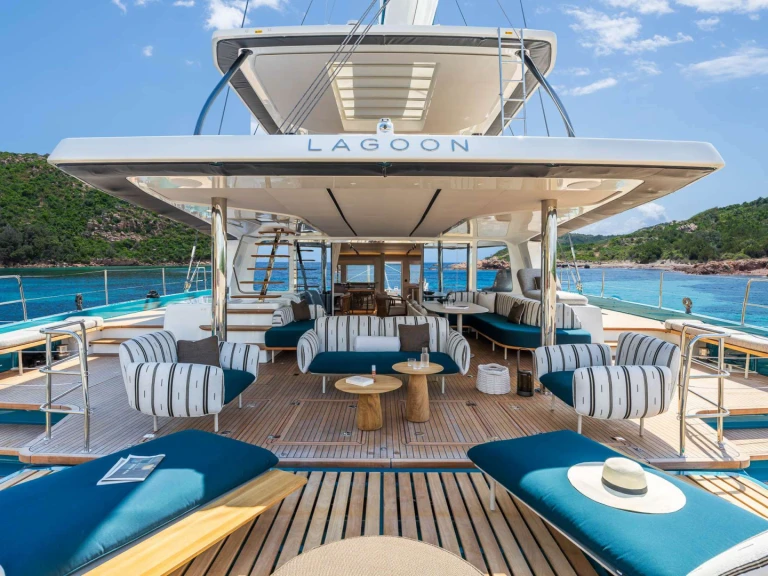 Luxury Yacht rental in Palma de Mallorca - Lagoon IMLADRIS