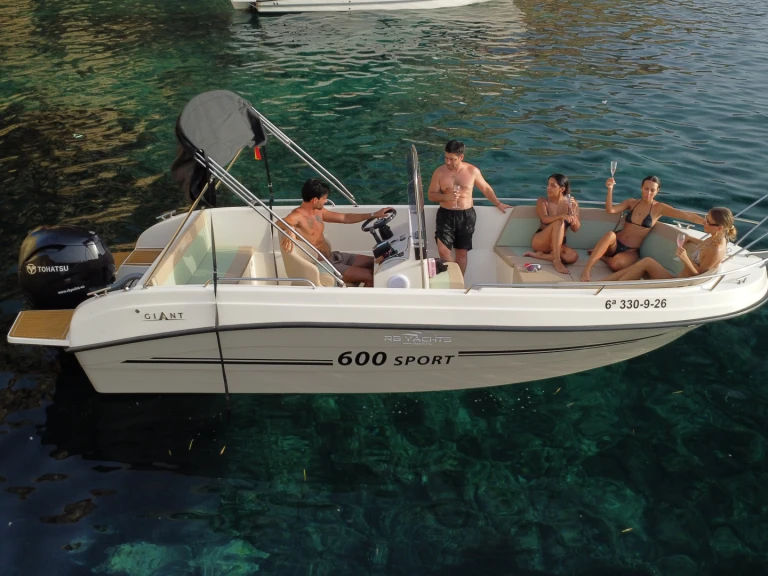Bareboat Rental Motorboat Giant with a boat licence