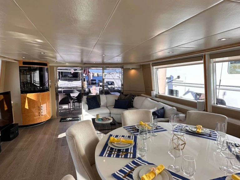 Boat rental Lazzara AFFORDED LEISURE in City of West Palm Beach on Samboat