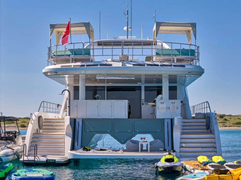 Luxury Yacht rental with or without captain Custom Power Cat Piraeus