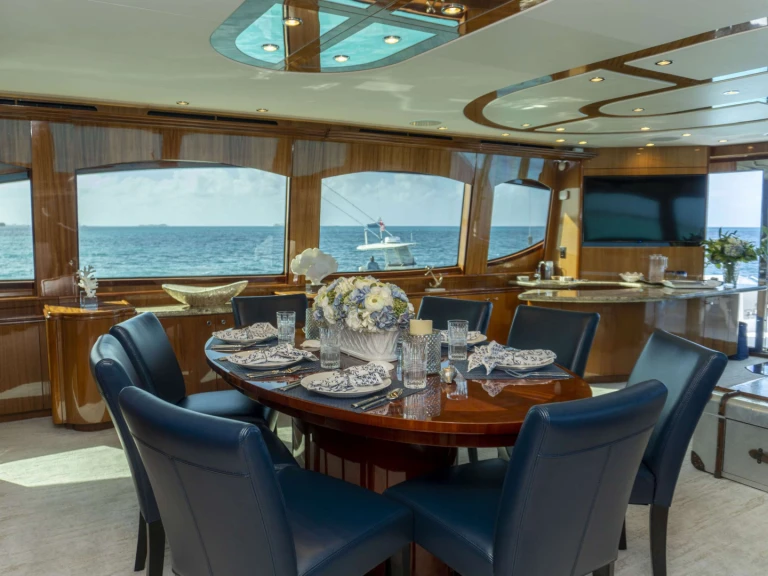 Luxury Yacht for rent Nassau at the best price