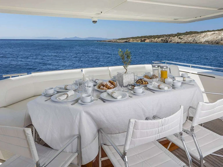 Luxury Yacht rental in Athens - Ferretti LAZY DAYS