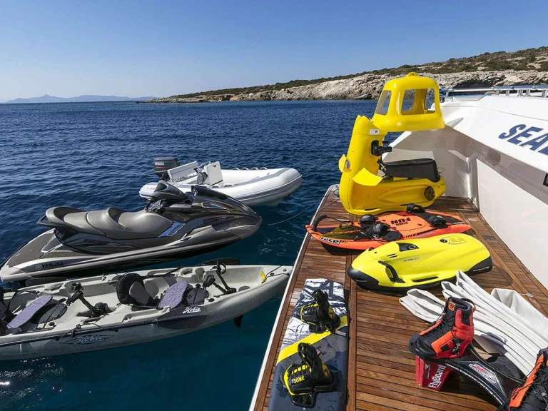 Boat rental Ferretti LAZY DAYS in Athens on Samboat
