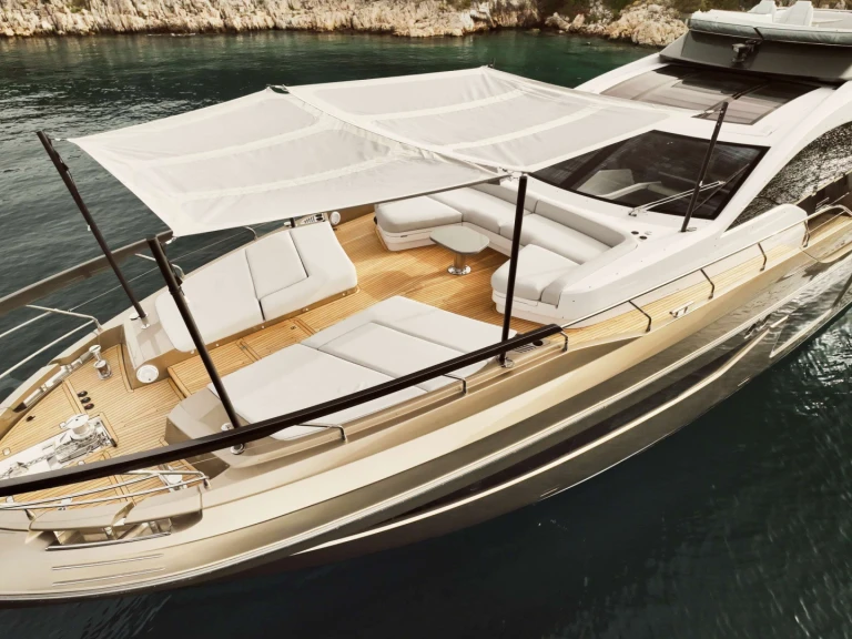 Azimut MYNE in Skradin on SamBoat