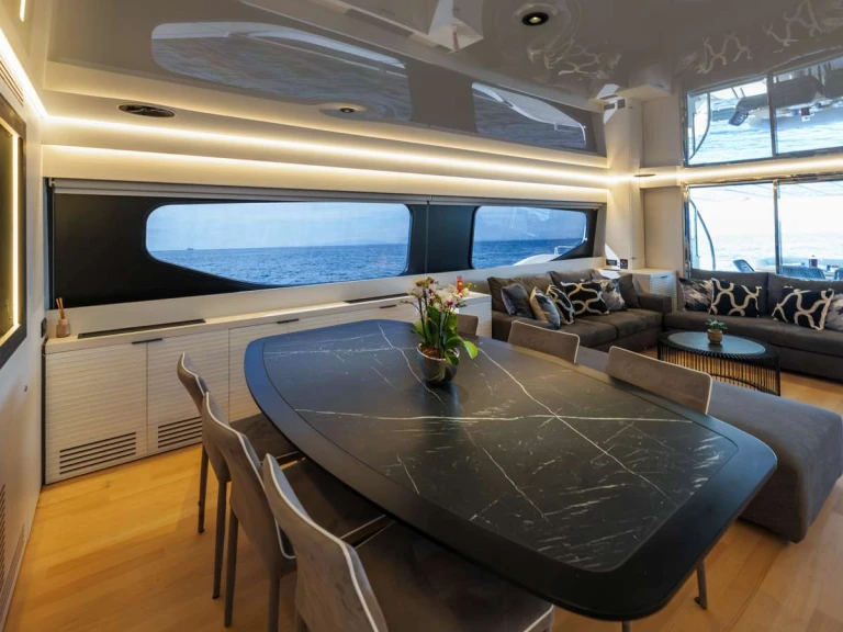 Bareboat Rental Luxury Yacht Posillipo with a boat licence
